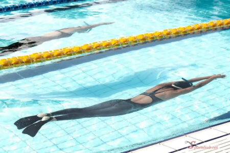 🌎 Estudio sobre los Beneficios de la Natación con Aletas: Nadar con  bialetas quema calorías y fortalece el corazón –