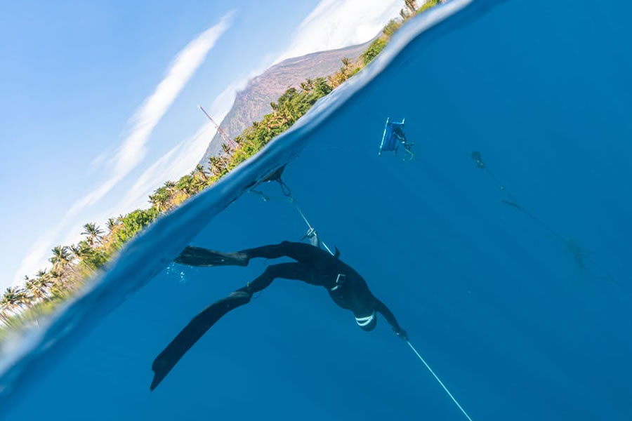 Going freediving can be a life-changing experience. Merging with the elements, discovering marine life, and witnessing the beautiful underwater landscapes all add up to create unforgettable memories. However, it is crucial to familiarize yourself with the freediving essentials beforehand in order to be well prepared. We will go over the basics with you.